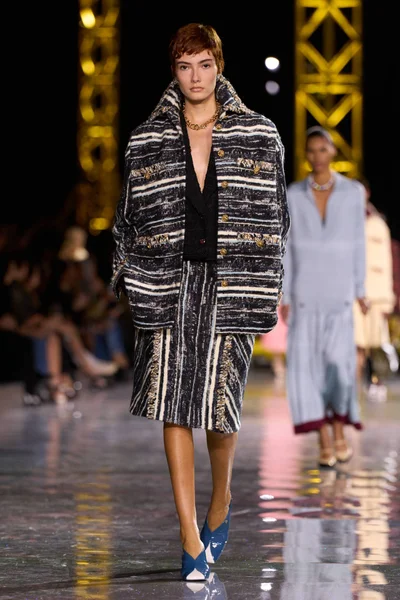 Look 9